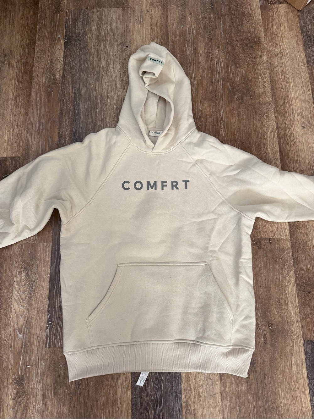 COMFRT Women’s Crewneck Sweater in Cream